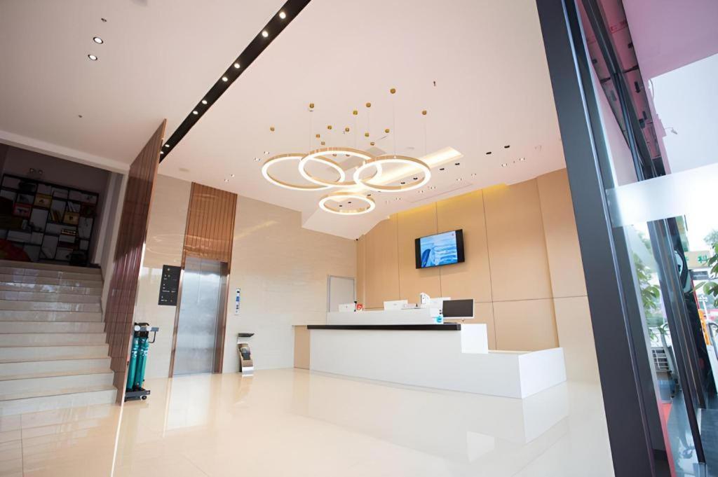 City Comfort Inn Luzhou Jiangyang District Wancheng International Экстерьер фото